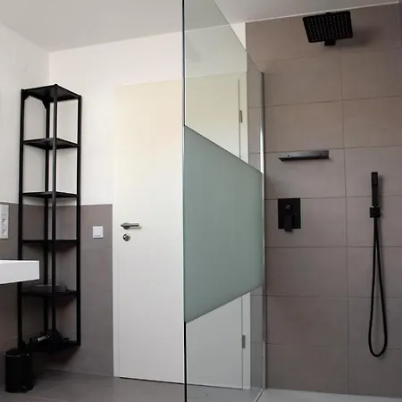 Auf Dem Dorf, Appartement *