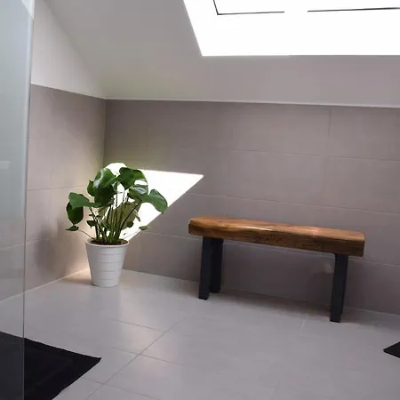 Auf Dem Dorf, Lejlighed