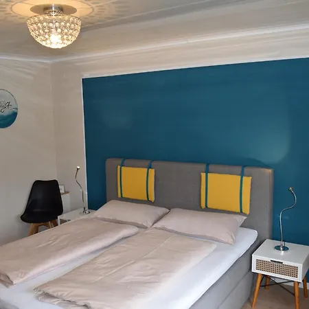 Auf Dem Dorf, Apartment *